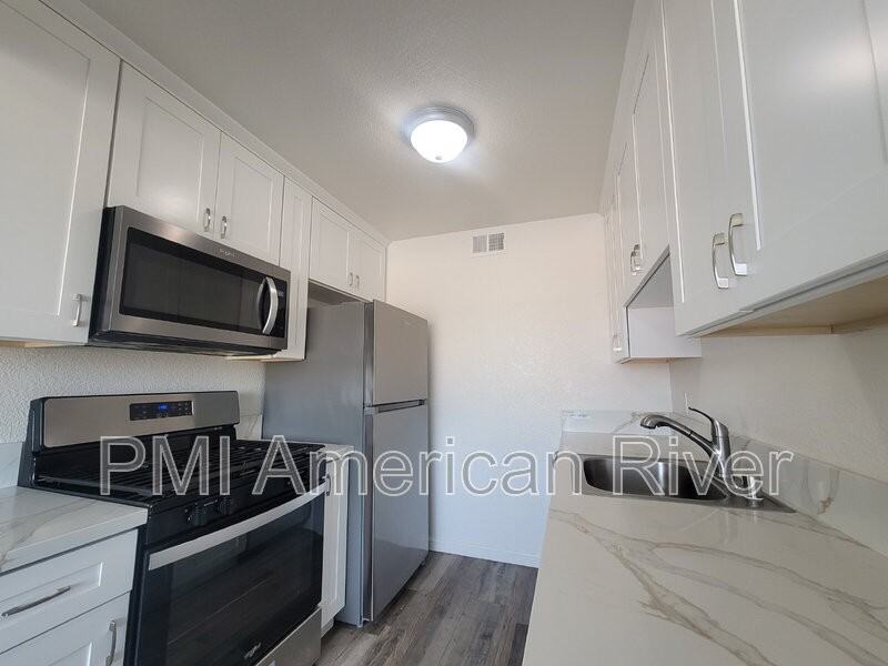7147 Bacchini Ave - Photo 5 of 13