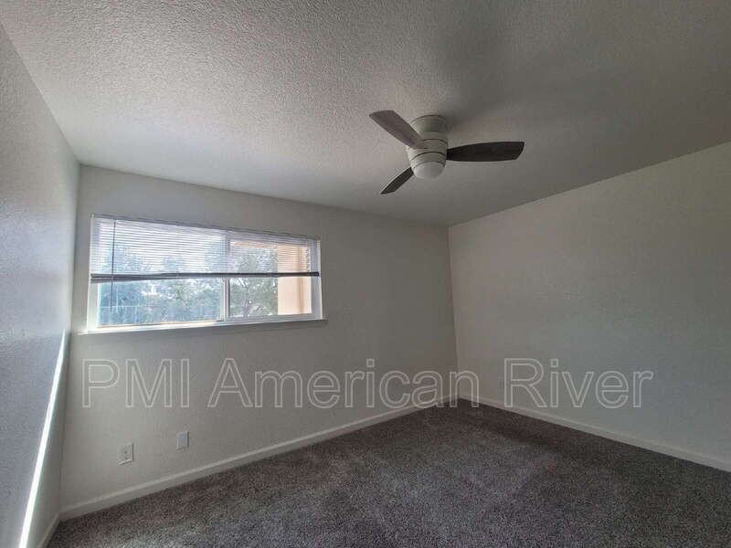 7147 Bacchini Ave - Photo 7 of 13