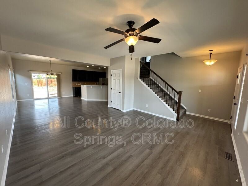 10394 Abrams Dr - Photo 3 of 38