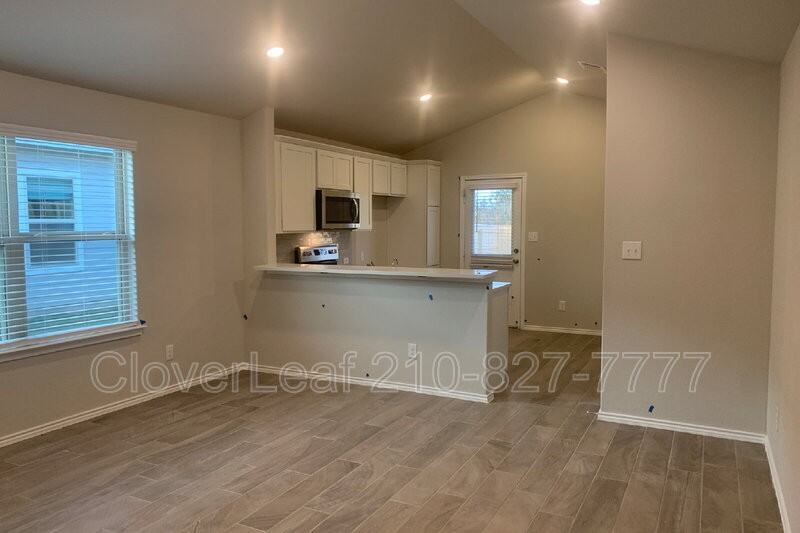 2172 Darst Dr - Photo 6 of 27