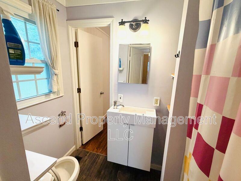 1134 Mcdonald Dr - Photo 5 of 11