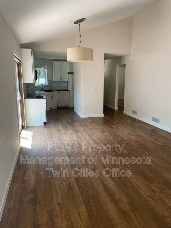 1390 Granada Trl N - Photo 2 of 12