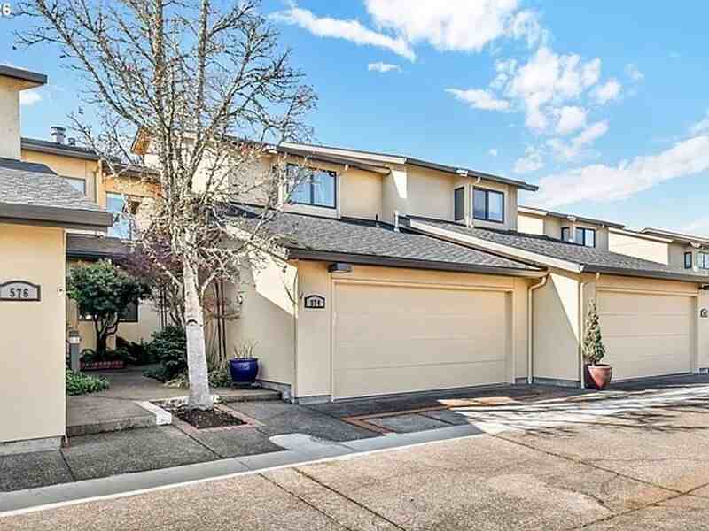574 Wimbledon Ct - Photo 2 of 43