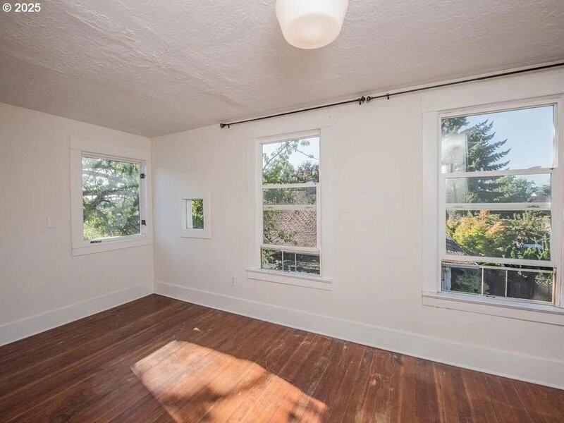 1236 N Emerson St - Photo 3 of 10