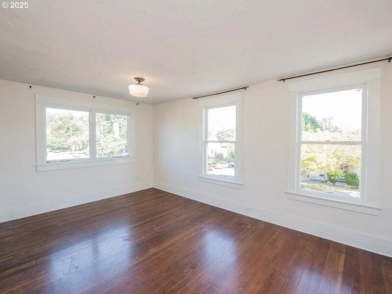 1236 N Emerson St - Photo 5 of 10