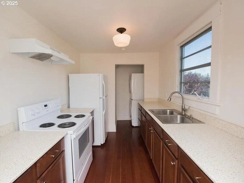 1236 N Emerson St - Photo 7 of 10