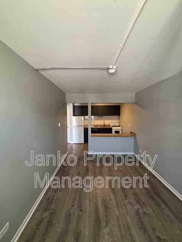 3351 Commercial Ave #19 - Photo 4 of 7