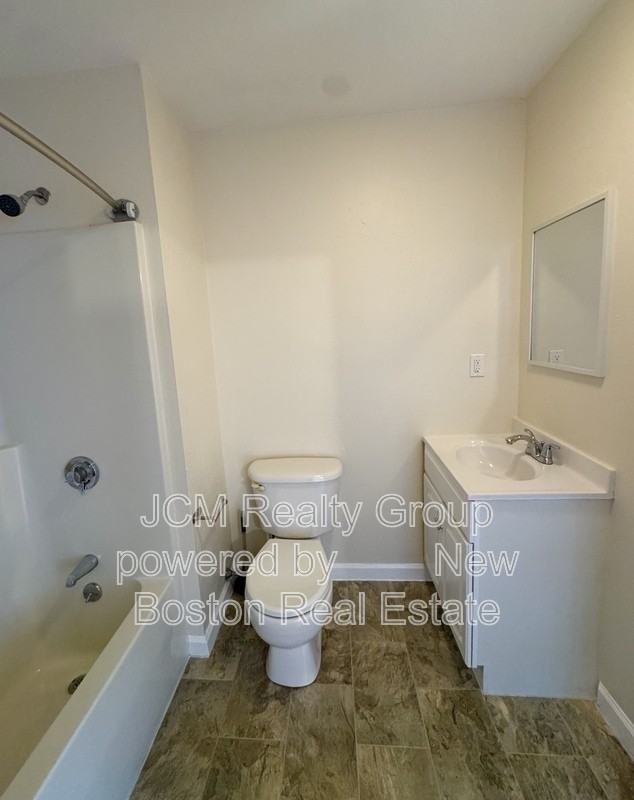 111 Main St #U5R - Photo 3 of 4