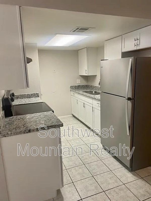 133 E Ingram St #5 - Photo 2 of 14