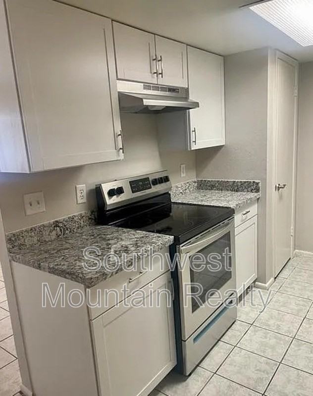 133 E Ingram St #5 - Photo 3 of 14