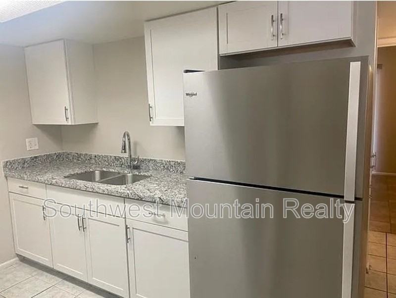 133 E Ingram St #5 - Photo 4 of 14