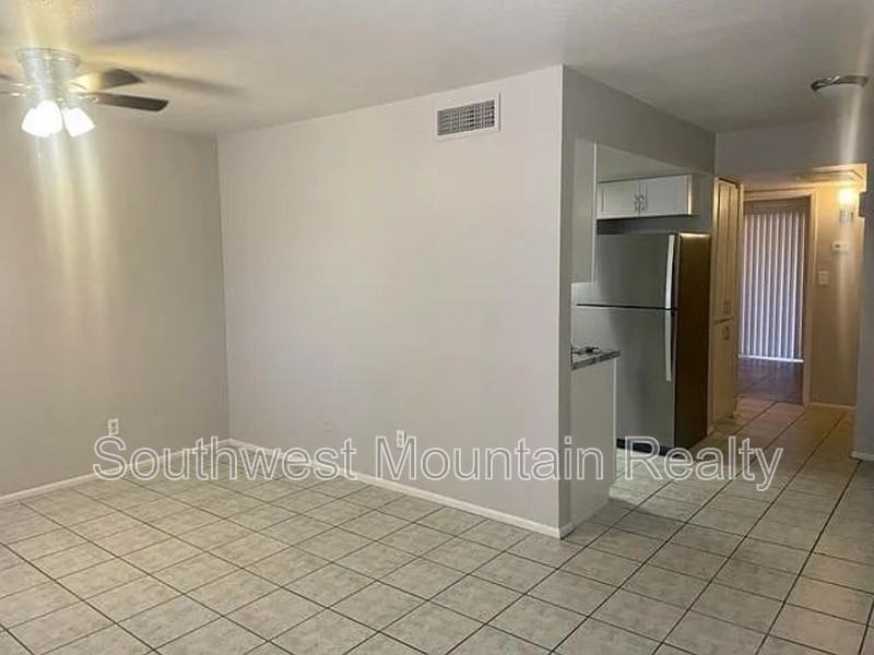 133 E Ingram St #5 - Photo 5 of 14