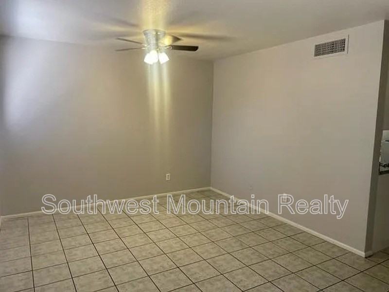 133 E Ingram St #5 - Photo 6 of 14