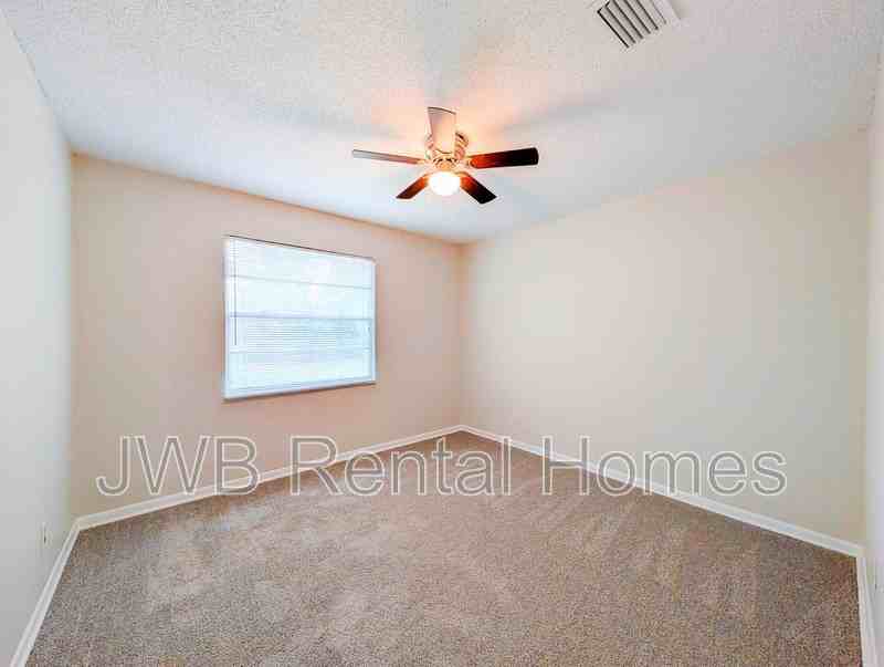 520 Clermont Ave S - Photo 7 of 17