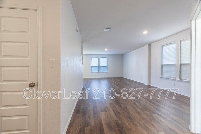 165 Acorn Cir - Photo 6 of 35