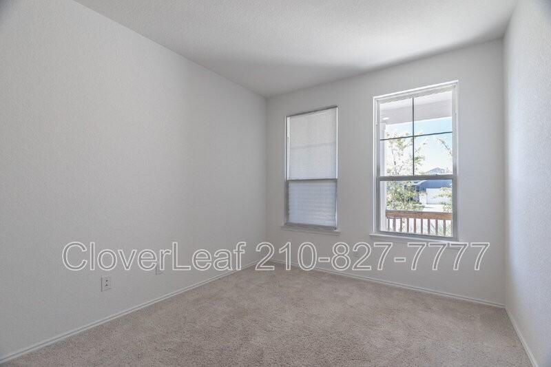 165 Acorn Cir - Photo 7 of 35