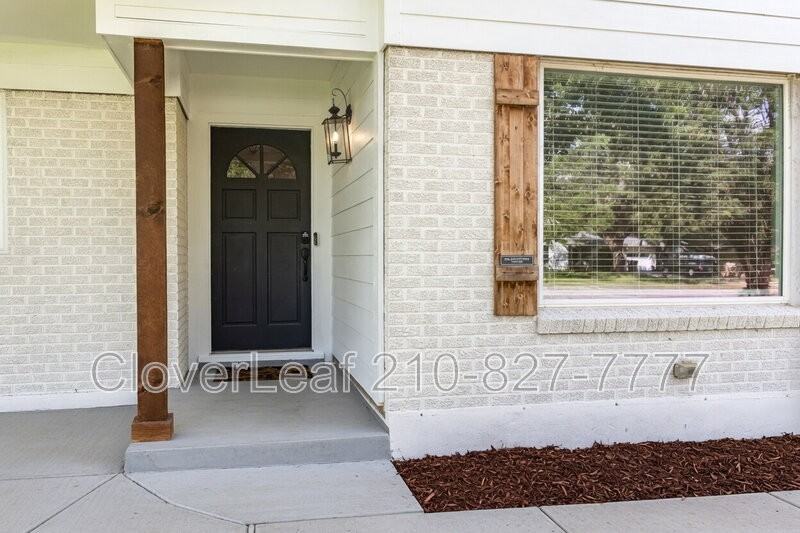 11210 Cedar Elm - Photo 4 of 39