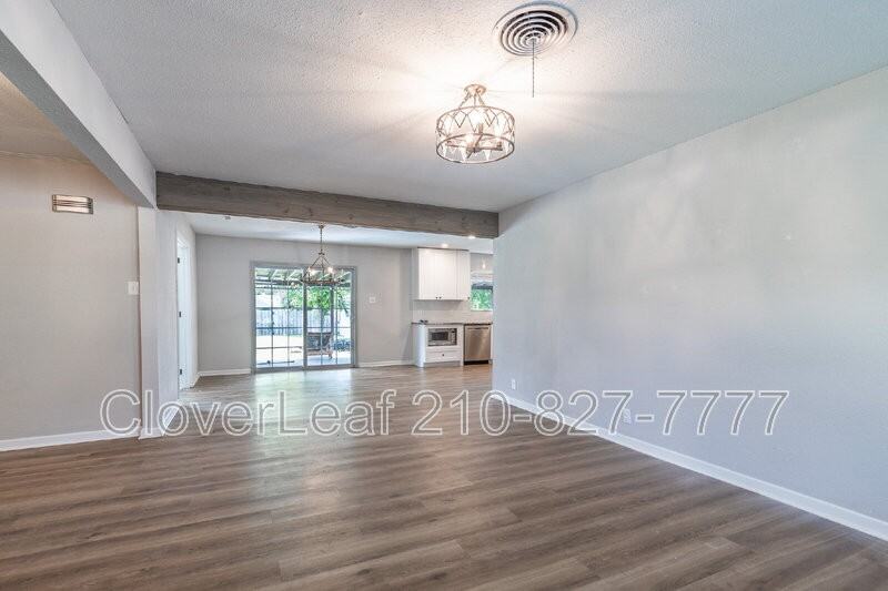 11210 Cedar Elm - Photo 6 of 39