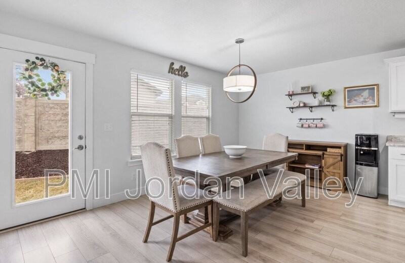 4887 W White Pearl Ct - Photo 6 of 20