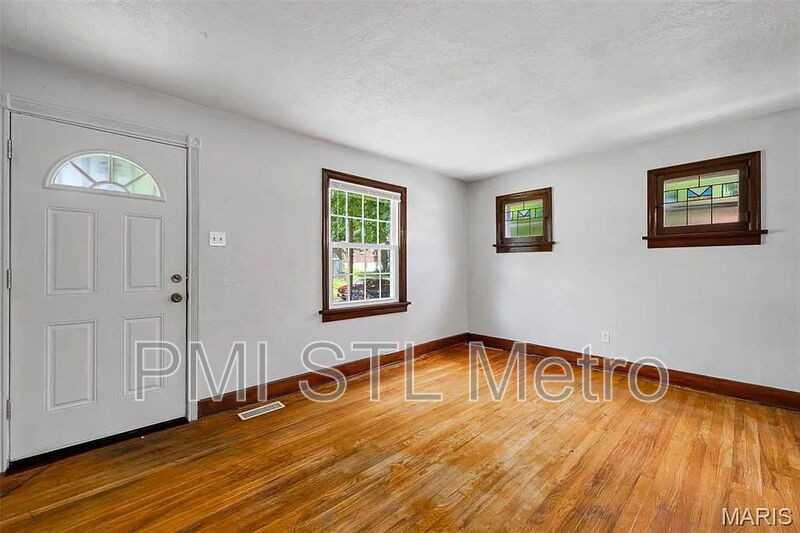 5212 Fletcher St - Photo 4 of 27
