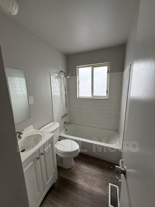 10435 Castle Dr - Photo 5 of 11
