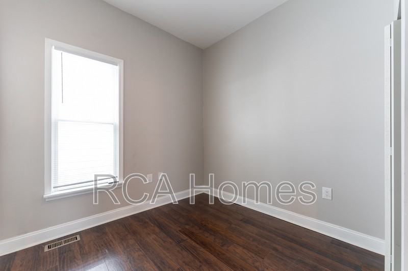 1042 Saint Paul St - Photo 6 of 12