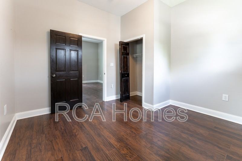 1042 Saint Paul St - Photo 7 of 12