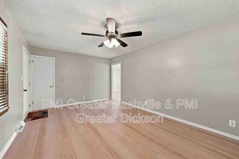 366 Powers Blvd - Photo 5 of 29
