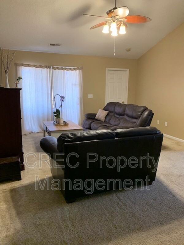 5024 Holdsworth Dr - Photo 2 of 10