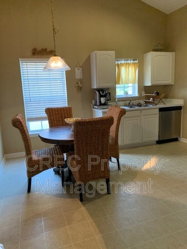 5024 Holdsworth Dr - Photo 3 of 10