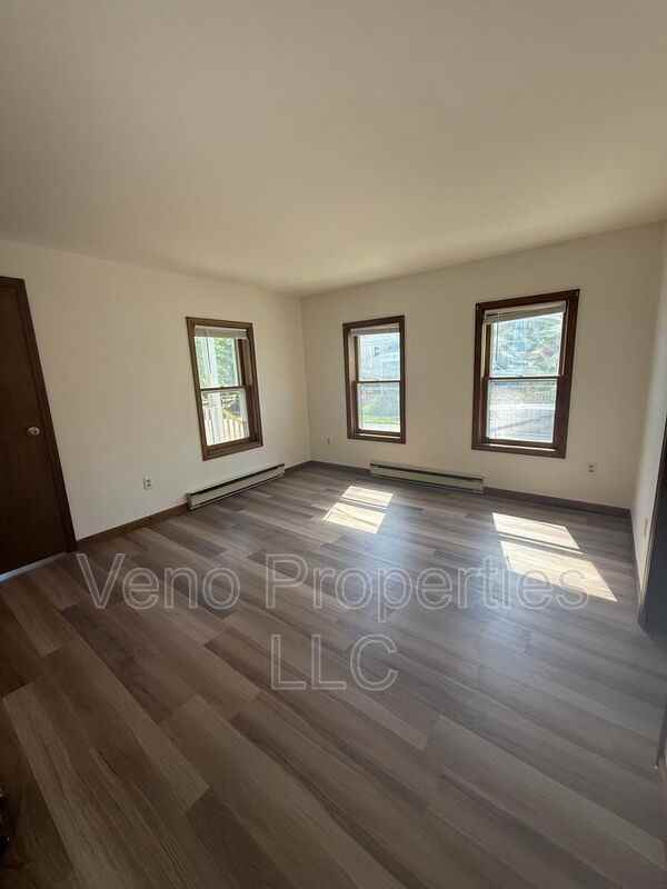 2 Russell St #2A - Photo 5 of 11