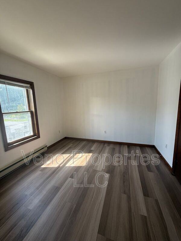 2 Russell St #2A - Photo 6 of 11