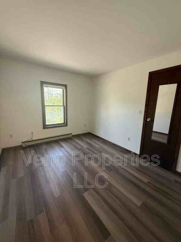 2 Russell St #2A - Photo 7 of 11