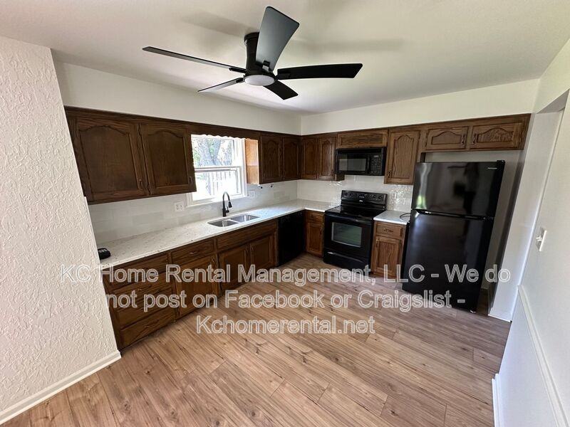 3870 Sw Harbor Dr - Photo 5 of 36