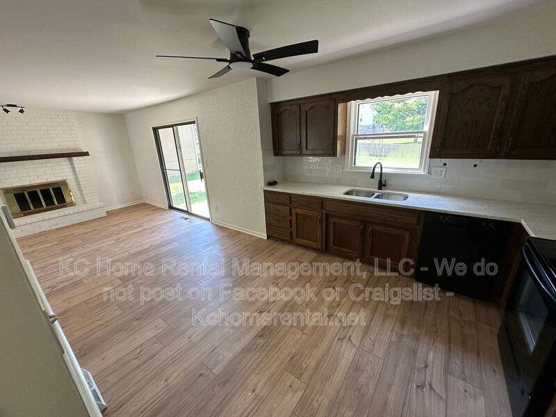 3870 Sw Harbor Dr - Photo 7 of 36