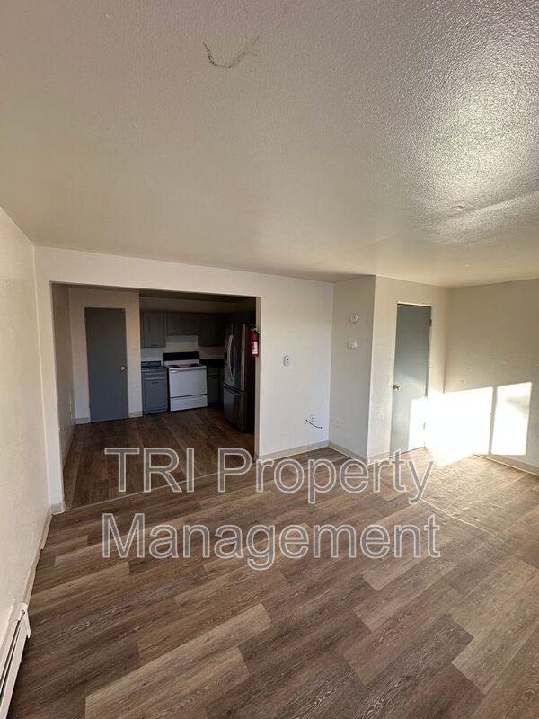 2019 4th Ave - Photo 3 of 5