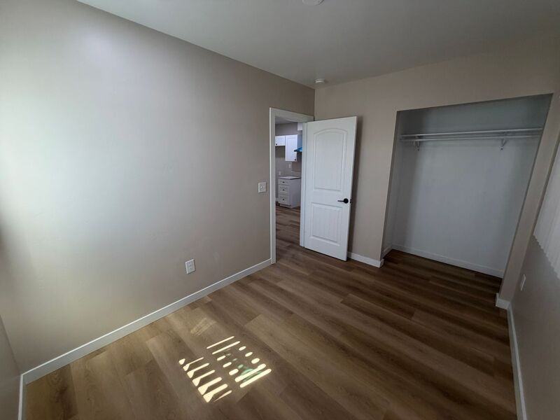251 E 5th Ave - Photo 3 of 7