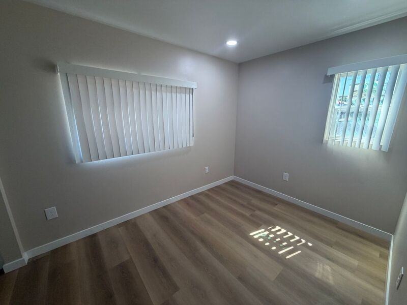 251 E 5th Ave - Photo 4 of 7