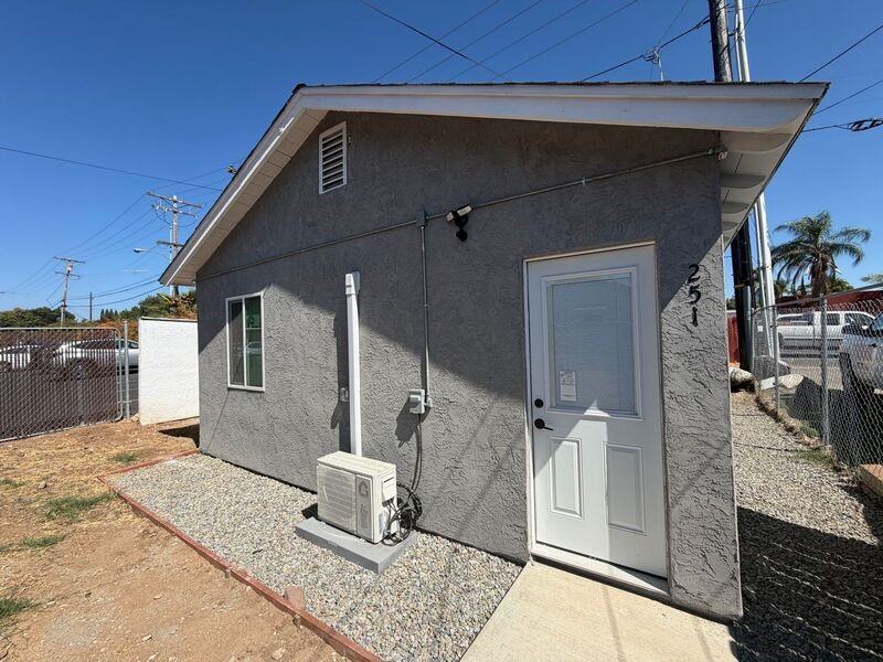 251 E 5th Ave - Photo 6 of 7