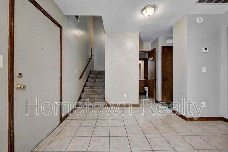 7301 Edenborough Dr - Photo 7 of 40