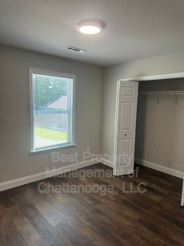 379 Virginia St - Photo 2 of 9