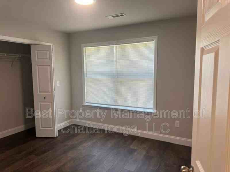 379 Virginia St - Photo 5 of 9