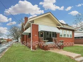 featured image of 107 E Archer Ave