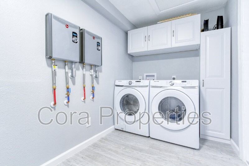 685 Sears Ave Ne #4 - Photo 2 of 50