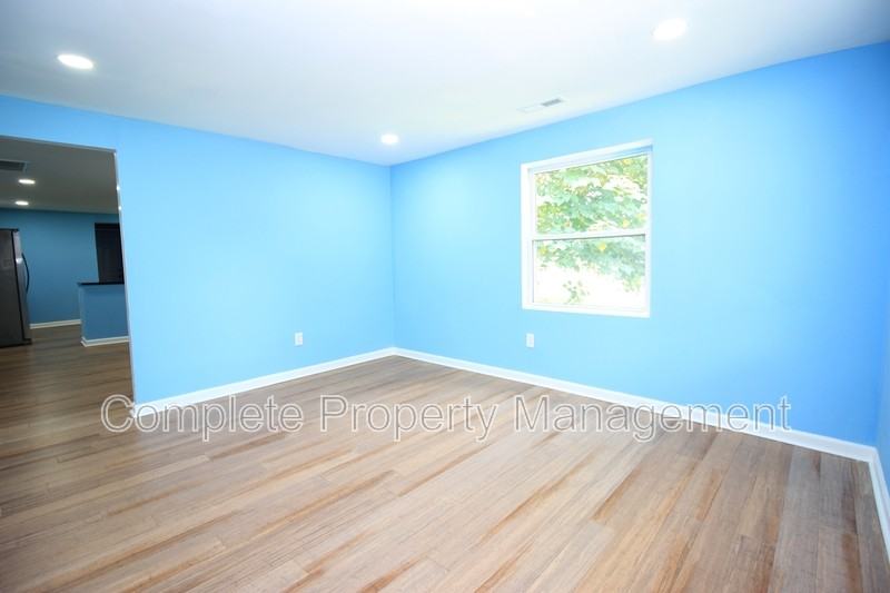 932 Court T - Photo 2 of 11