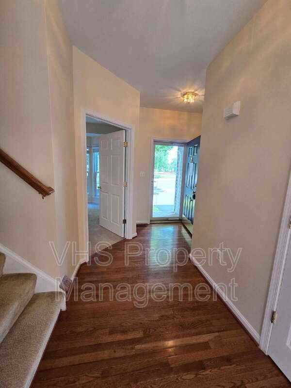 1929 Belle Ave - Photo 4 of 36