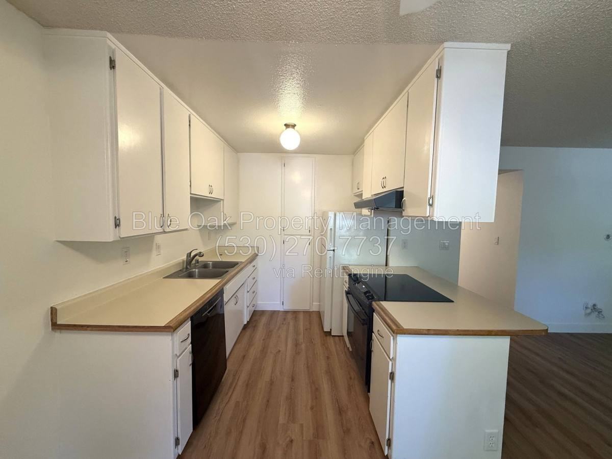 1244 Magnolia Ave #9 - Photo 4 of 10
