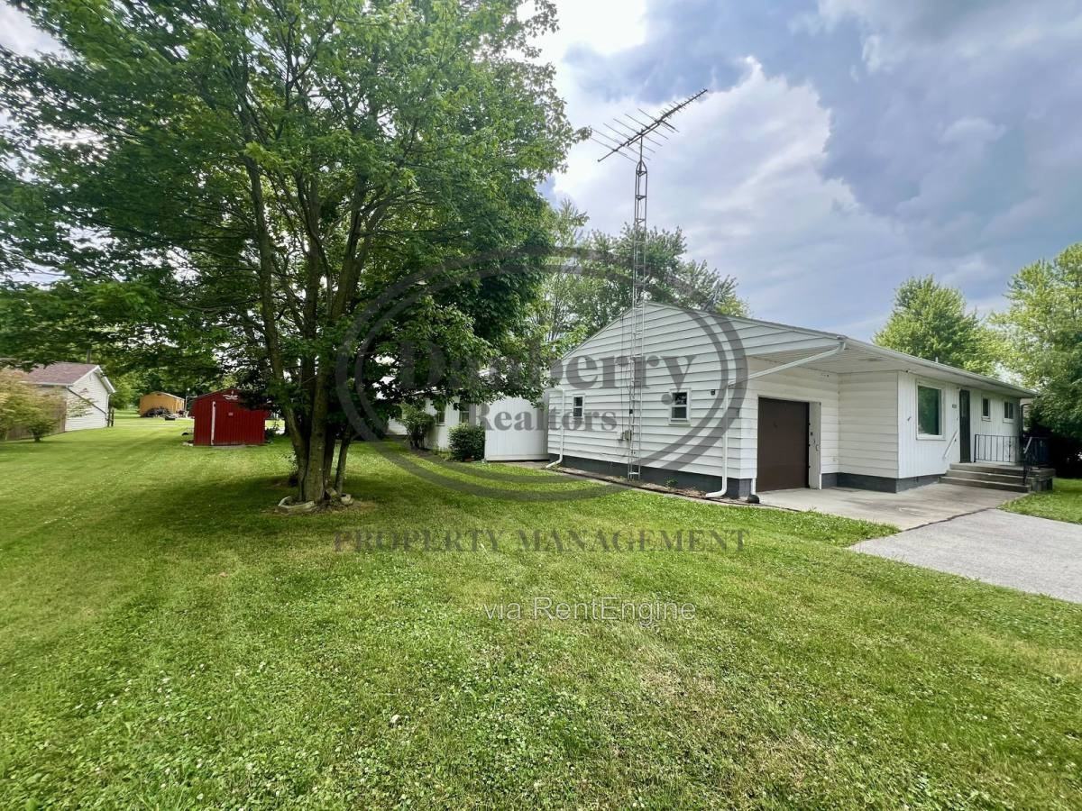 12560 W Hughes St - Photo 2 of 10