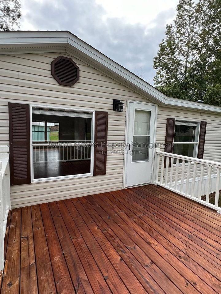 8006 Malone Rd - Photo 2 of 10
