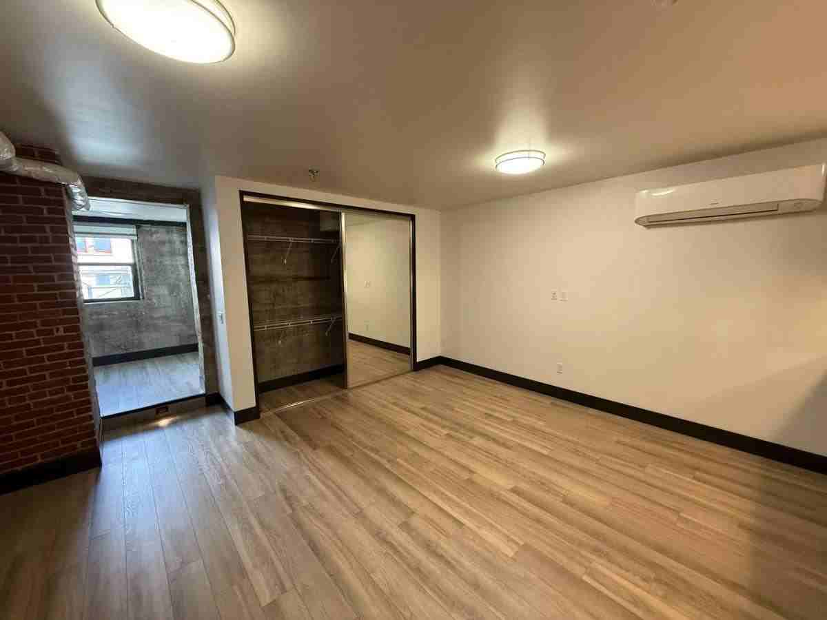160 Liberty St Ne - Photo 2 of 10